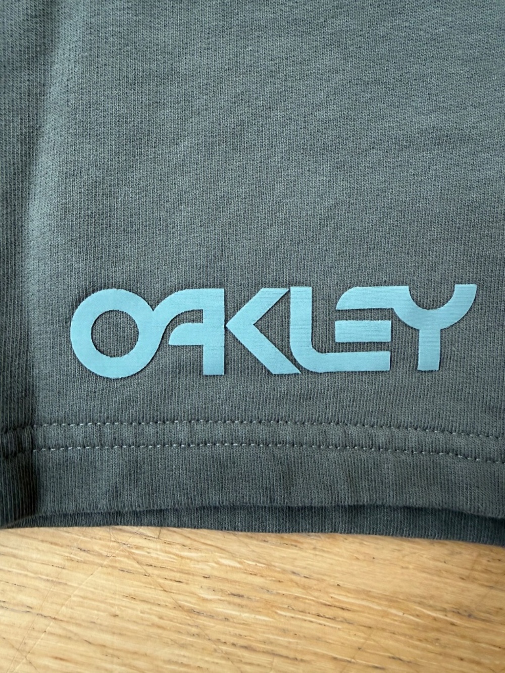 Oakley Sweat Shorts Mens Small Army Green Workout Drawstring Reg Stretch Waist - Picture 4 of 5